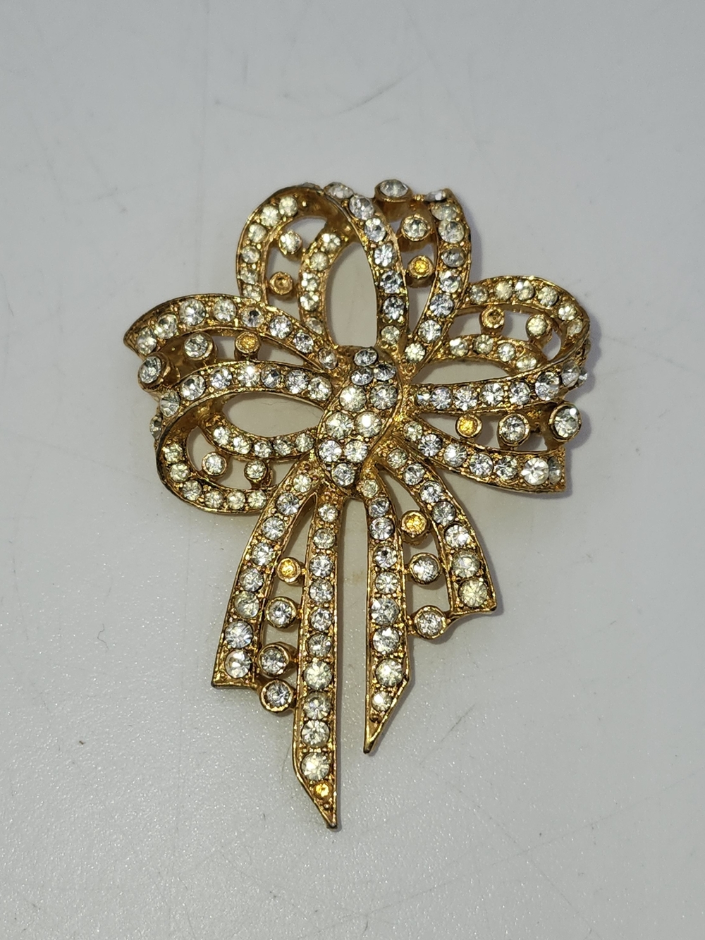vintage gold-tone mesh ribbon bow brooch sparkling Crystal clear rhinestones